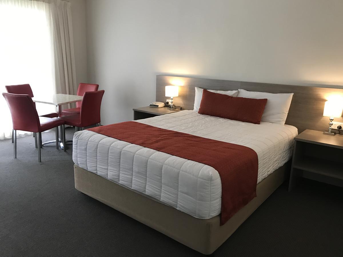 Acacia Motor 4*